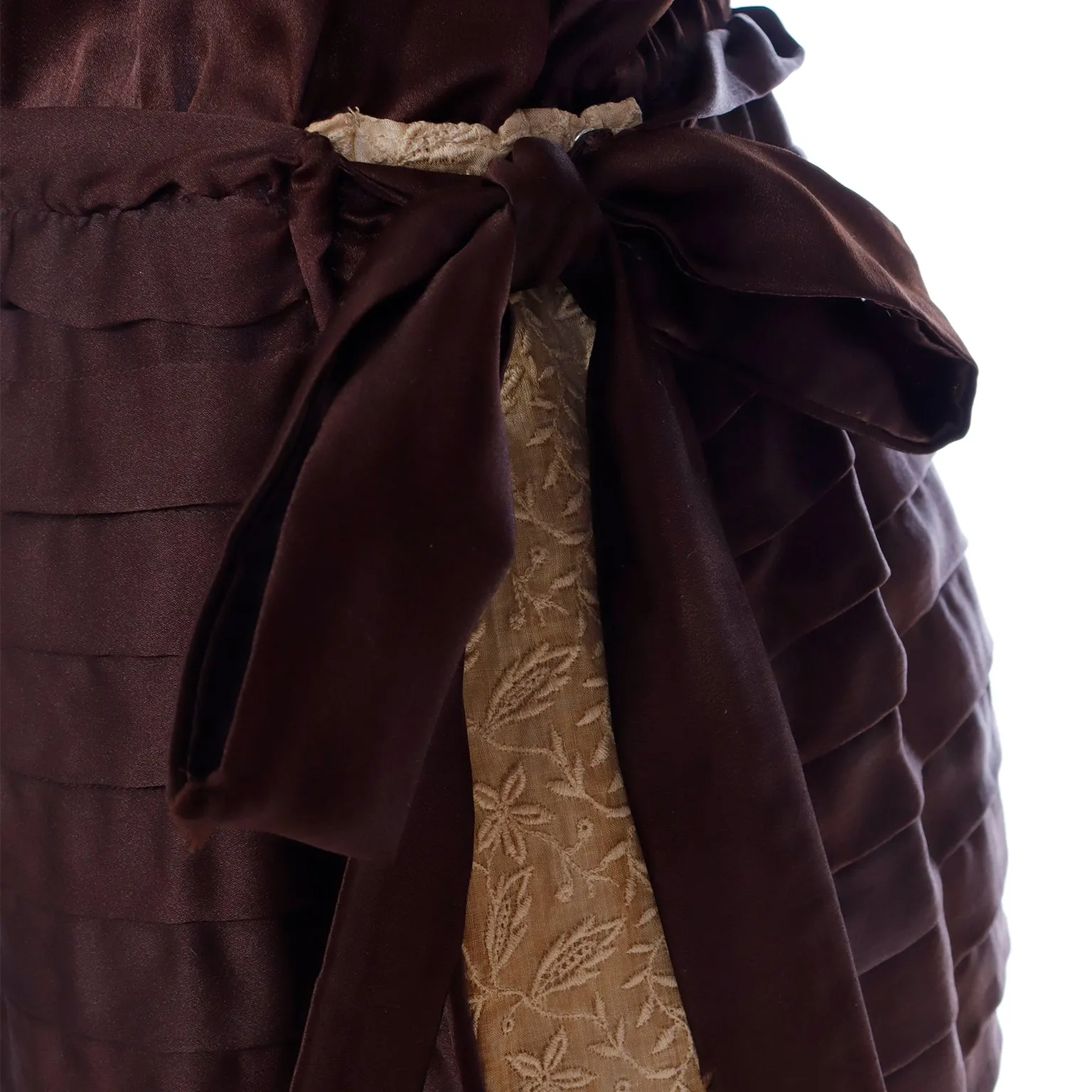 1920s Vintage Brown Pleated Silk Dress with Lace Sleeves